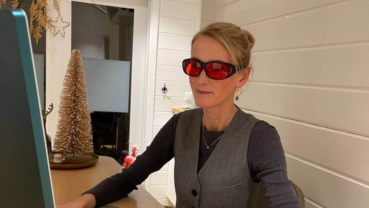 Beter slapen, meer energie… en een rode lamp?